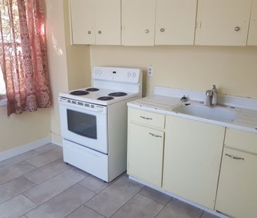 1538 GARNET 2 BEDROOM TRANSFORMATION - Photo 4