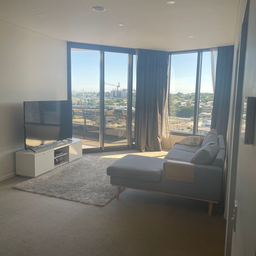 Woolloongabba - Photo 1