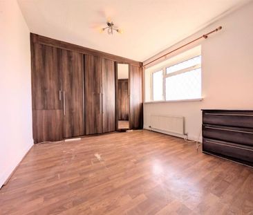 4 bedroom semi-detached house to rent - Photo 5