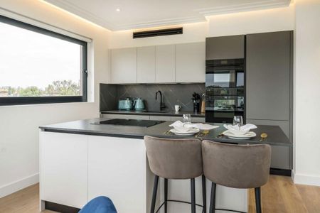 3 bedroom flat to rent - Photo 5