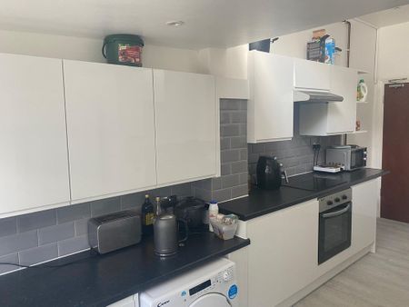 Woodland Way, London, NW7 - Photo 5