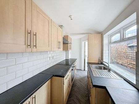 2 bedroom terraced house to rent - Photo 4