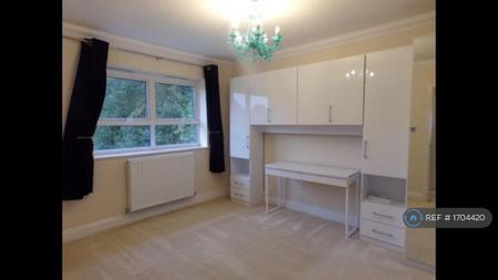 5 bedroom detached house to rent - Photo 5