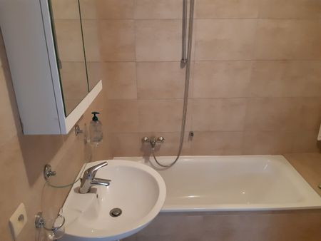 Eigentijds appartement met autostaanplaats. Geen vaste kosten. - Photo 4