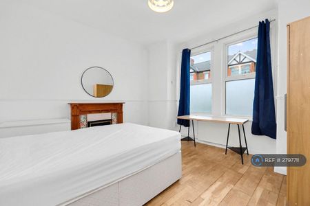 3 bedroom terraced house to rent - Photo 4