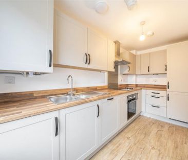 3 bedroom semi-detached house to rent - Photo 6