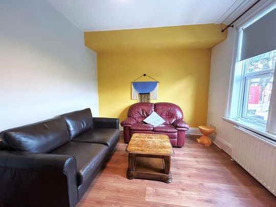 3 bedroom flat to rent - Photo 1