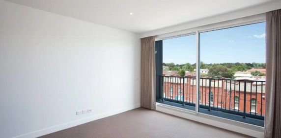 A Well-Connected Glen Iris Lifestyle! - Photo 2