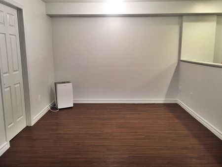 For Lease - 222 Kenilworth Avenue Unit# B, Toronto, Ontario - Photo 2