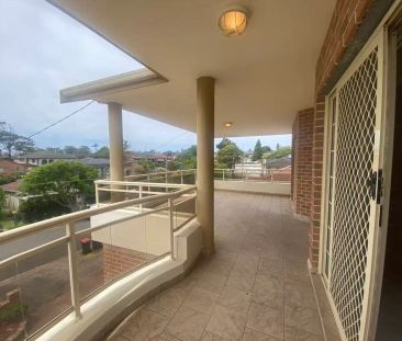 “Spacious Family Home in a Prime Hurstville Location” - Photo 6