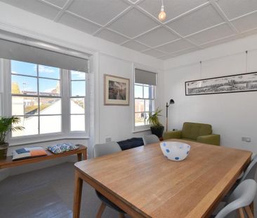 4 bedroom flat to rent - Photo 1