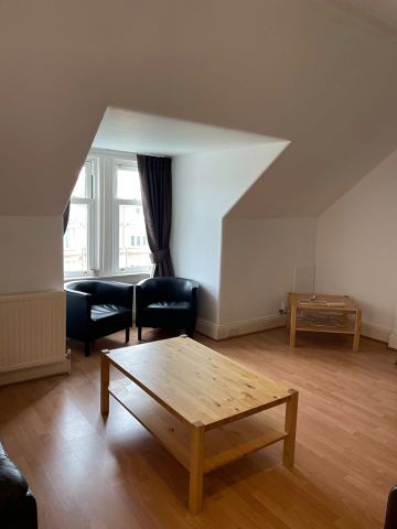 4 Bed Flat, Kelvinside, G12 - Photo 2