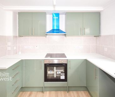 2 bedroom flat to rent - Photo 2