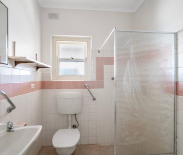 Freshly Updated Coastal Unit with Lifestyle Appeal - Photo 5