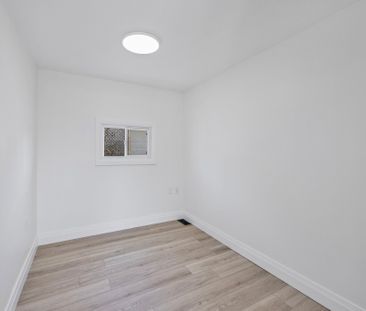 For Lease - 338 Old Mosley Street Unit# Unit 2, Wasaga Beach, Ontario - Photo 2