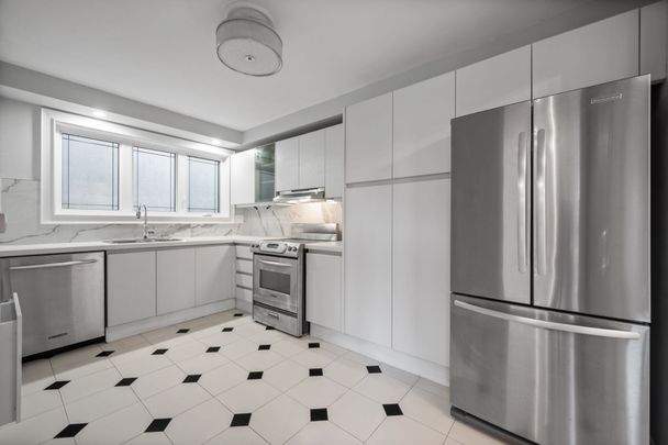 For Lease - 172 Humbercrest Boulevard, Toronto, Ontario - Photo 1