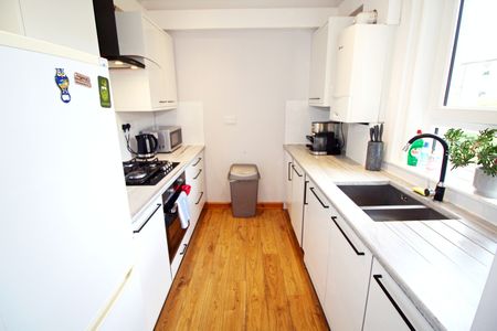 Room in a Shared Flat, Whitson Road, EH11 - Photo 4