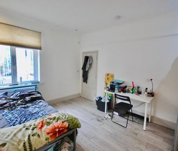 5 bedroom terraced house to rent - Photo 5