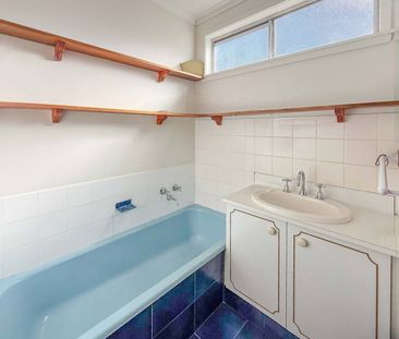 Neat Three Bedroom Home - Photo 4