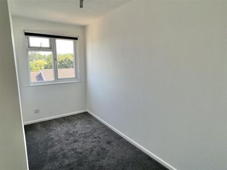 2 bedroom semi-detached house to rent - Photo 2