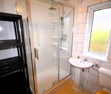 3 bedroom semi-detached house to rent - Photo 5