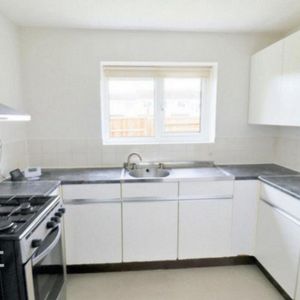 1 bedroom bungalow to rent - Photo 2