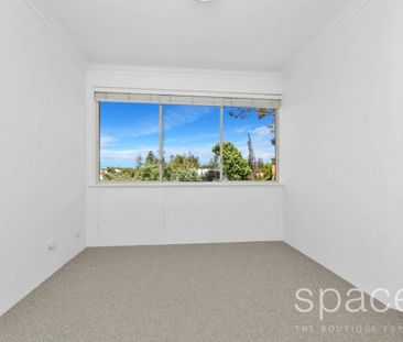 PRIVATE APARTMENT WITH OCEAN VIEWS - Photo 4