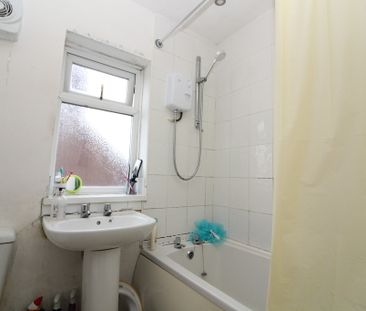 2 Bedroom Semi-Detached House - Photo 3