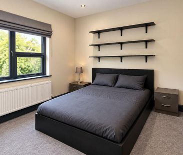 4 bedroom semi-detached house to rent - Photo 5