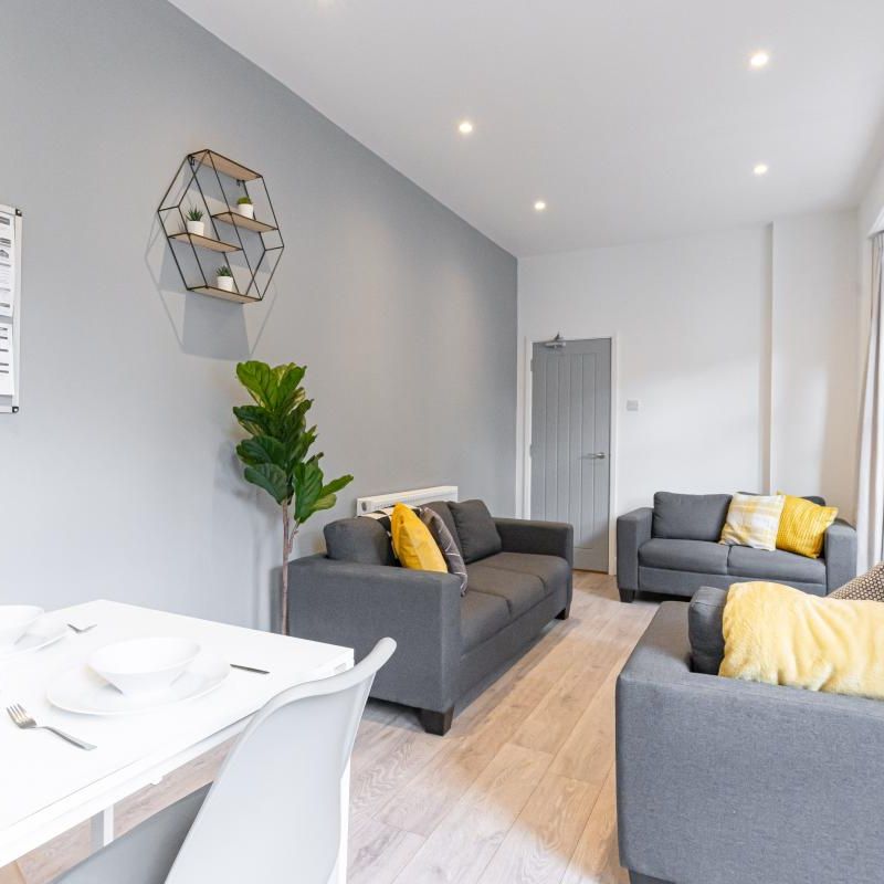 Playfair #4 - Photo 1