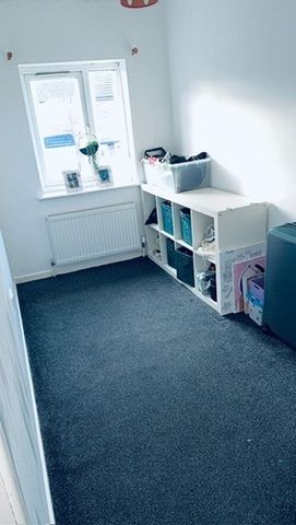 Lovely 3 Bed Town House TO LET in popular part of Heywood - Photo 3