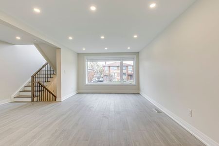 For Lease - 83 Clairton Crescent, Toronto, Ontario - Photo 4