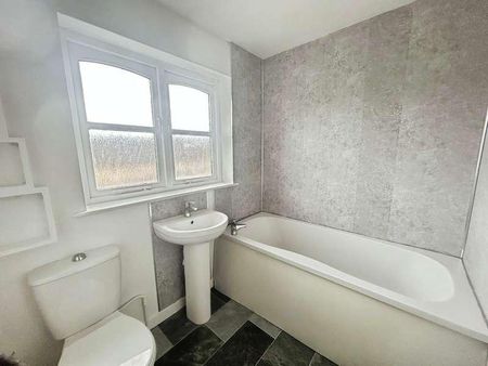 Bridgend Road, Maesteg, CF34 - Photo 5