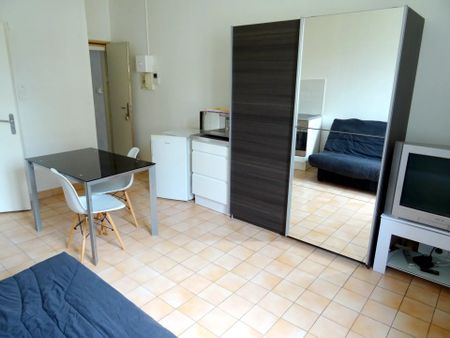 Location Appartement 1 pièces 19 m2 à Niort - Photo 2