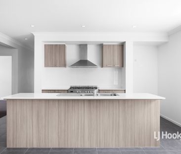 16 Wolin Drive, Tarneit VIC, Belconnen - Photo 6