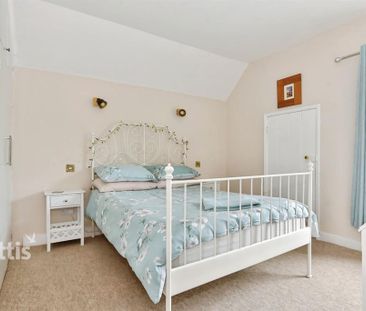 2 bedroom semi-detached house to rent - Photo 4