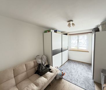 Spacious and view of the countryside - Photo 6