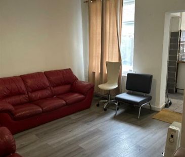 3 bedroom terraced house to rent - Photo 6