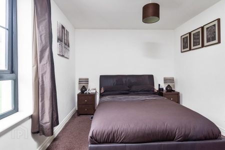 15 Lady Wallace Crescent, Lisburn, BT28 3GP - Photo 2