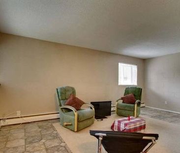 2 Bed unit across from Bowen Park close to amenities. - Photo 3