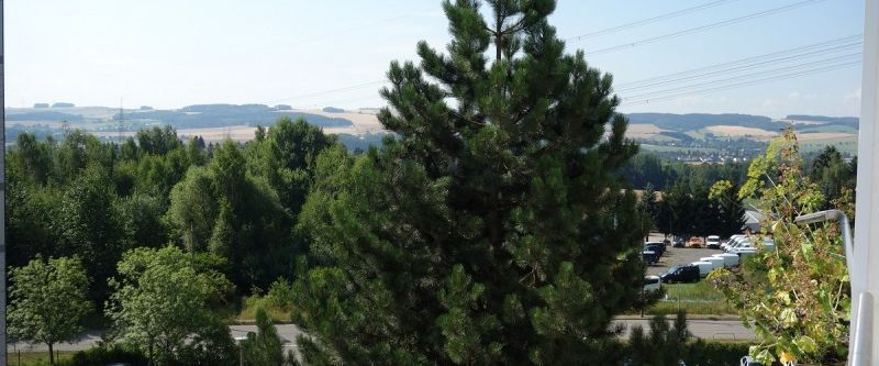 Wohnen mit Weitblick und Einbauküche - Foto 1