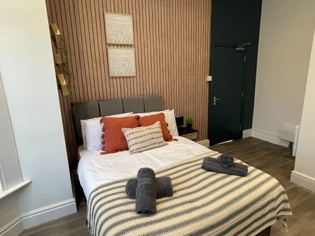 Studio Flat, Duncan Street, M7 - Photo 3