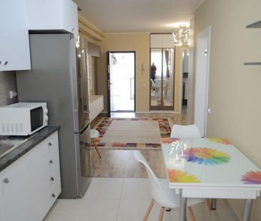 Apartament zona Vivo cu 2 camere si parcare exterioara - Photo 1