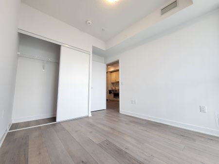 For Lease - 60 Honeycrisp Crescent Unit# 1512, Vaughan, Ontario - Photo 3