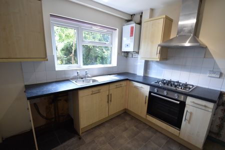 3 bedroom semi-detached house to rent - Photo 5