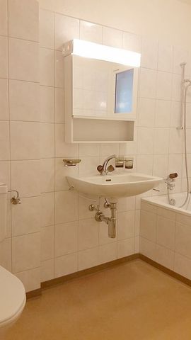 Zentrale und ruhige Lage - 10 Gehminuten vom Zentrum entfernt - Foto 4