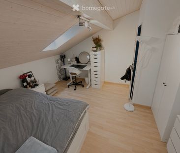 Charmante Dachwohnung an ruhiger Lage - Foto 3
