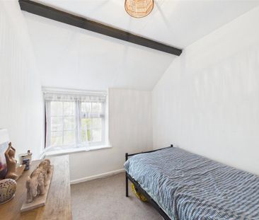 2 bedroom semi-detached house to rent - Photo 6