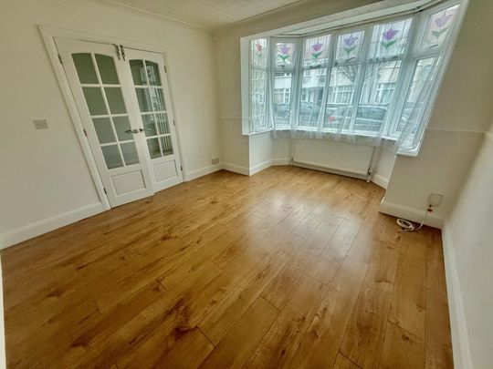 1 bedroom in a house share to rent - Photo 1