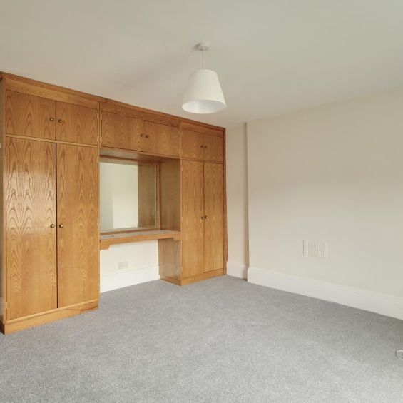 2 Bed Flat - Photo 1